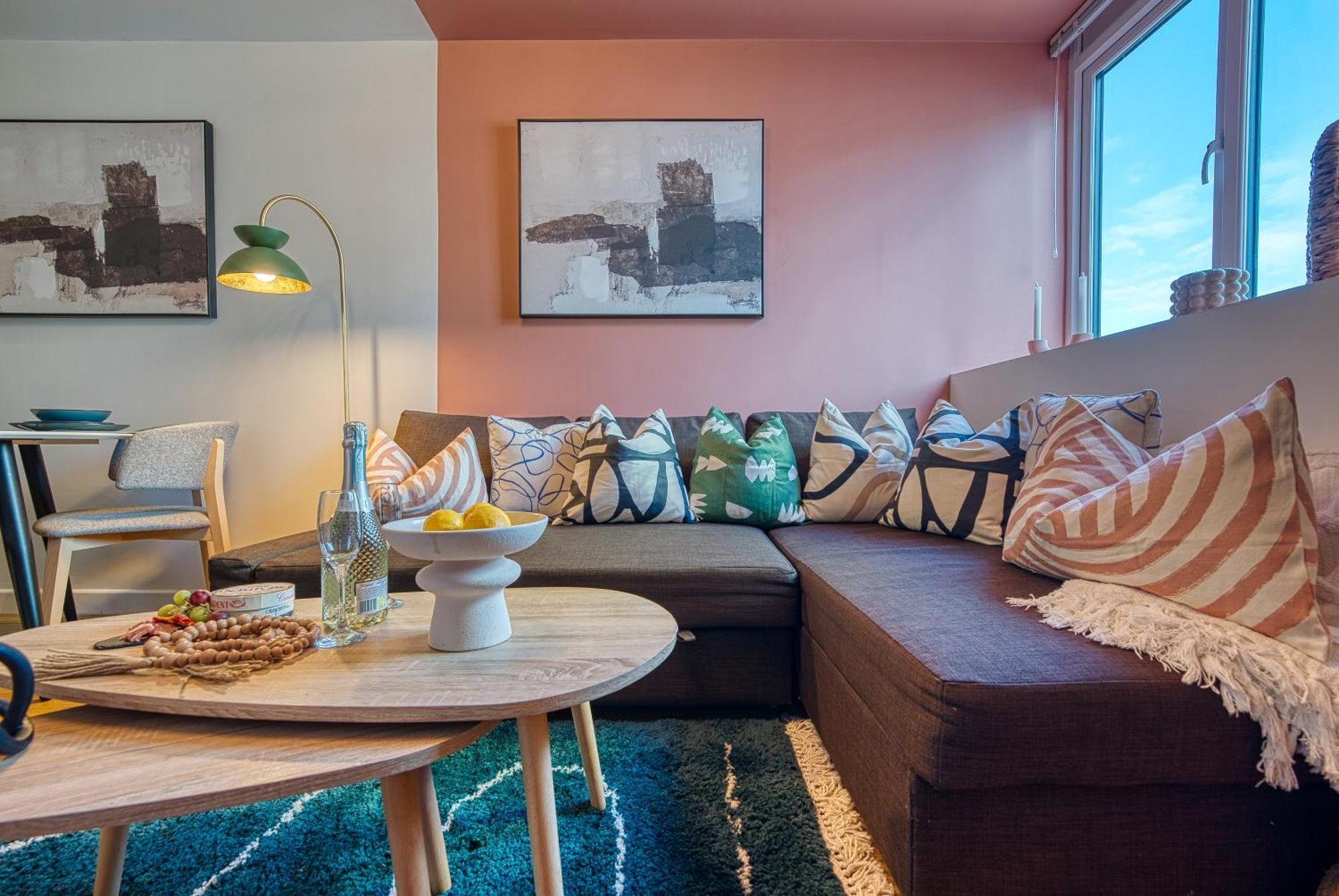 2-Bedroom Stunning, Stylish & Central City Apartment, Spacious, Sleeps 6, With On-Site Parking - Near Gunwharf Quays & Beach - By Blue Puffin Stays Portsmouth Ngoại thất bức ảnh